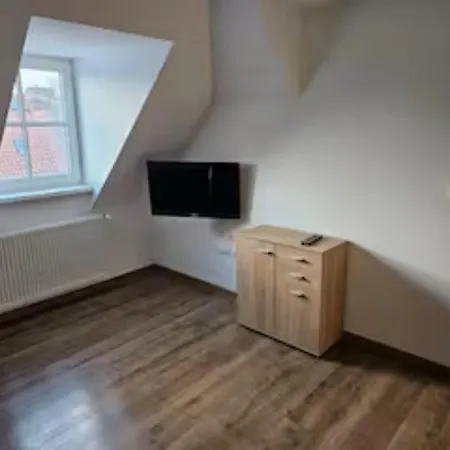 Schoene Vollausgestattete Monteurs- Gaestewohnung In Der Gartenstadt Und Naehe Geiseltalsee Fuer 2 Personen 2408